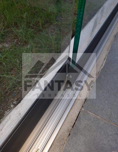 Glasschiebewand-ohne-Winddichtprofil
